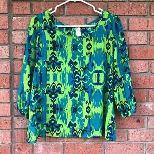 Yahada back button blouse